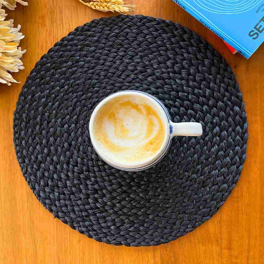 Black table set