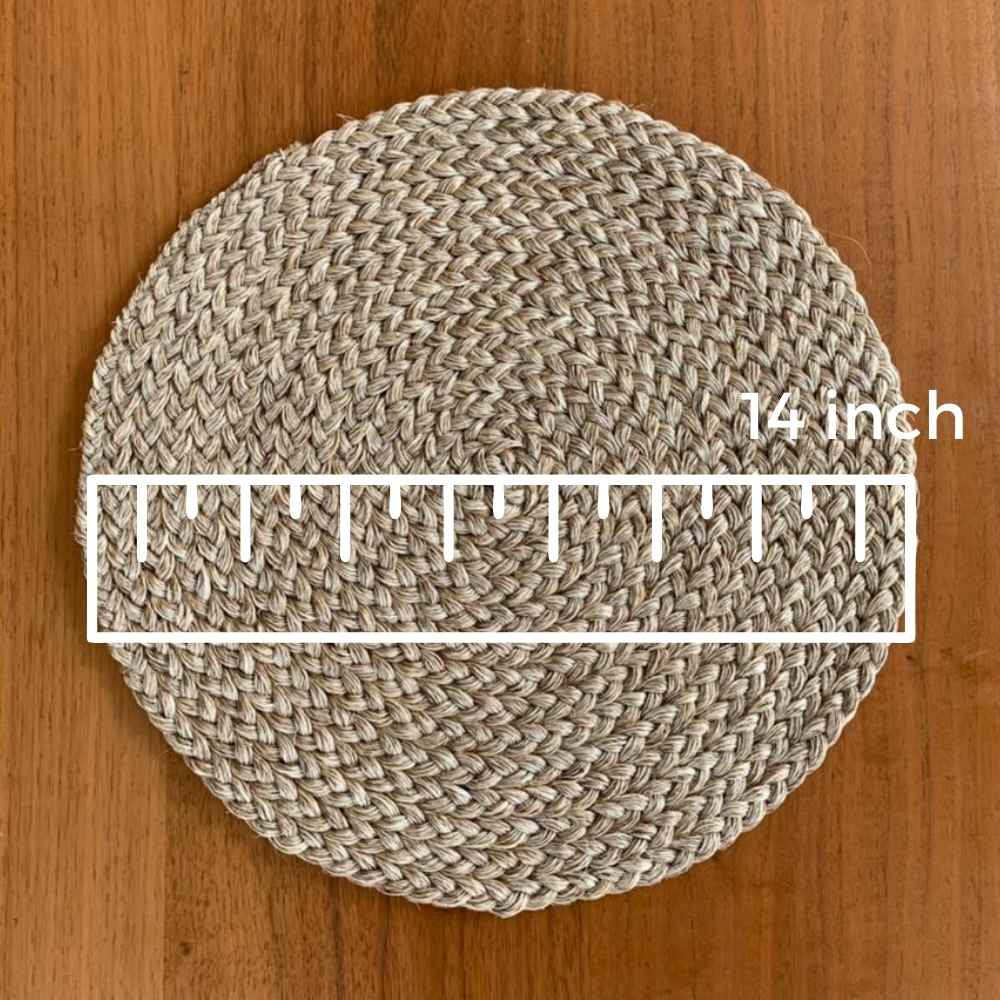 beige placemats