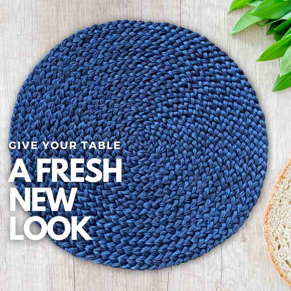 blue round placemats
