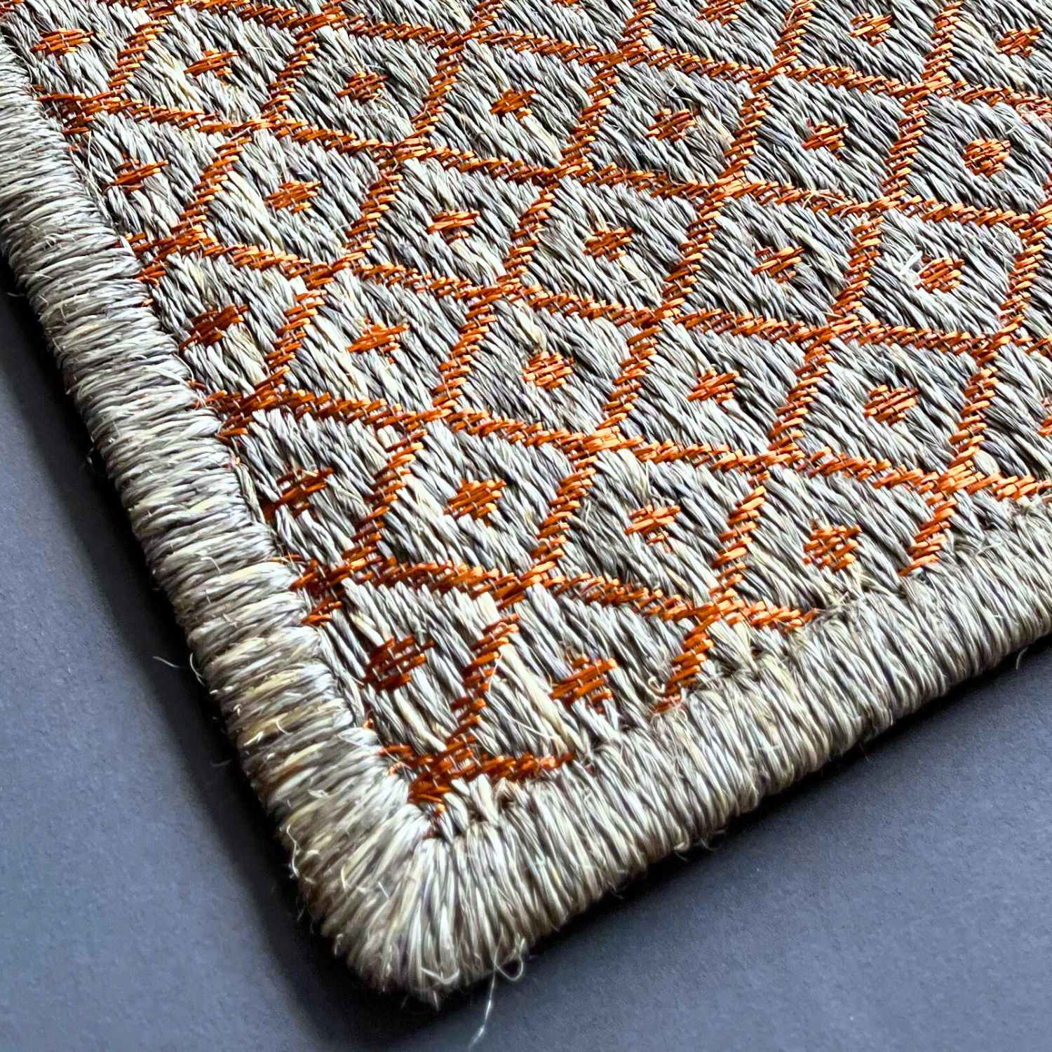 The Spun Copper & Fique Grid