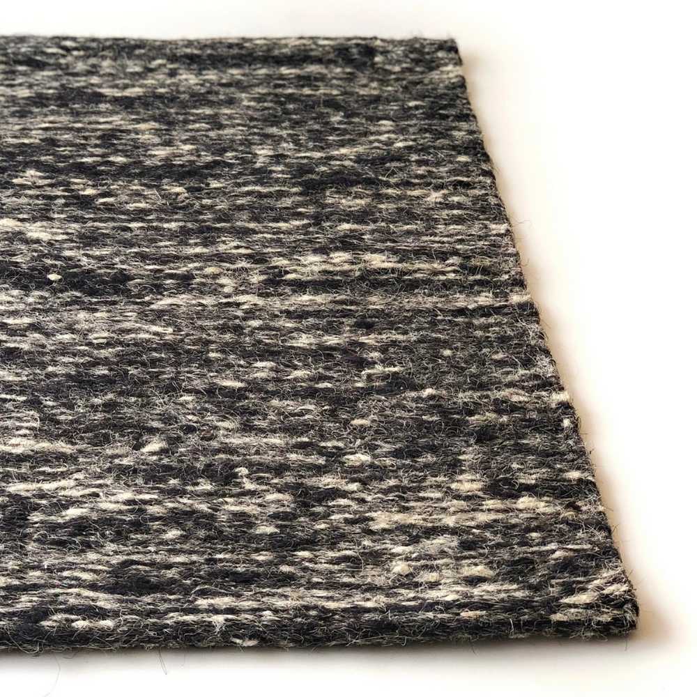 2x4 Black and white  sisal rug