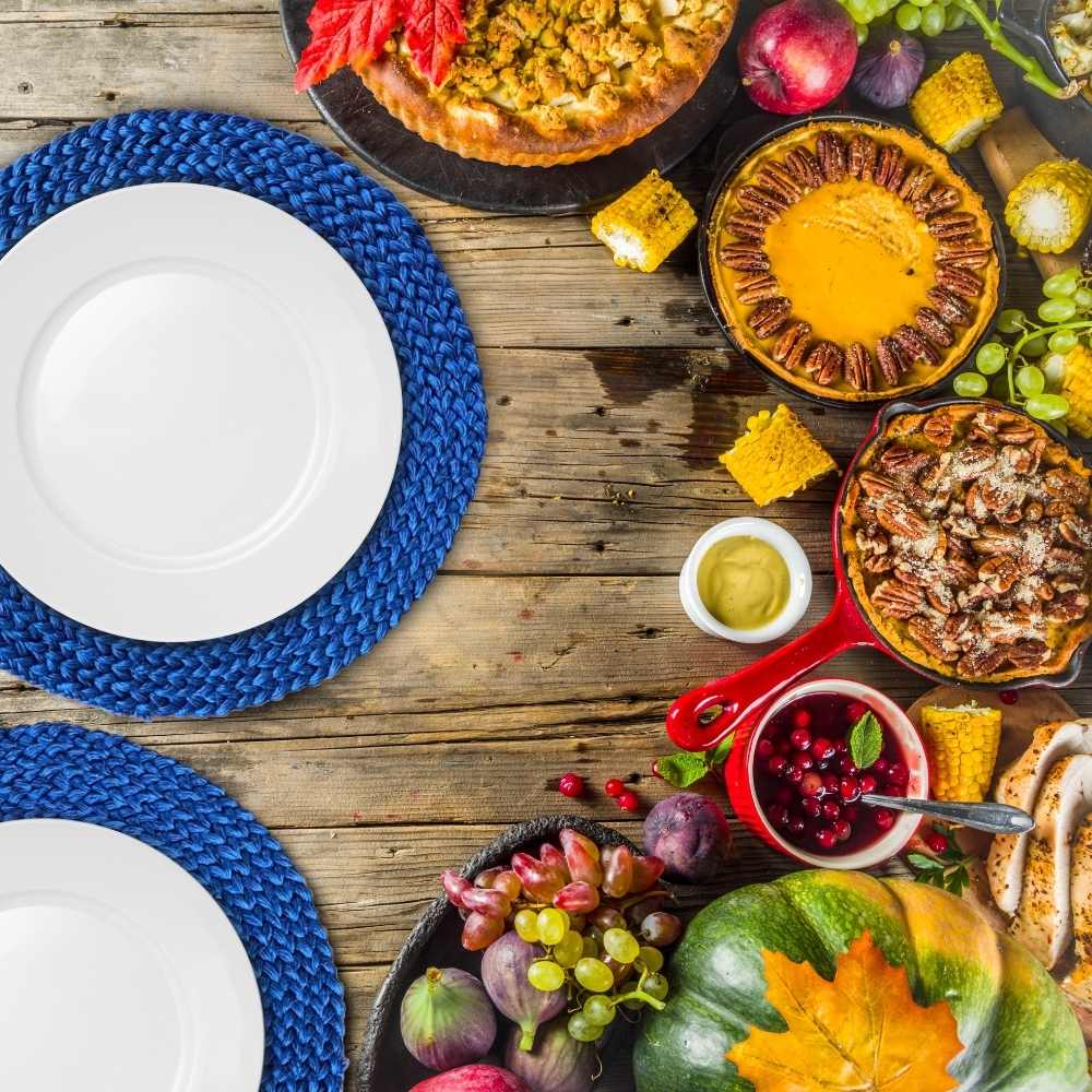blue round placemats